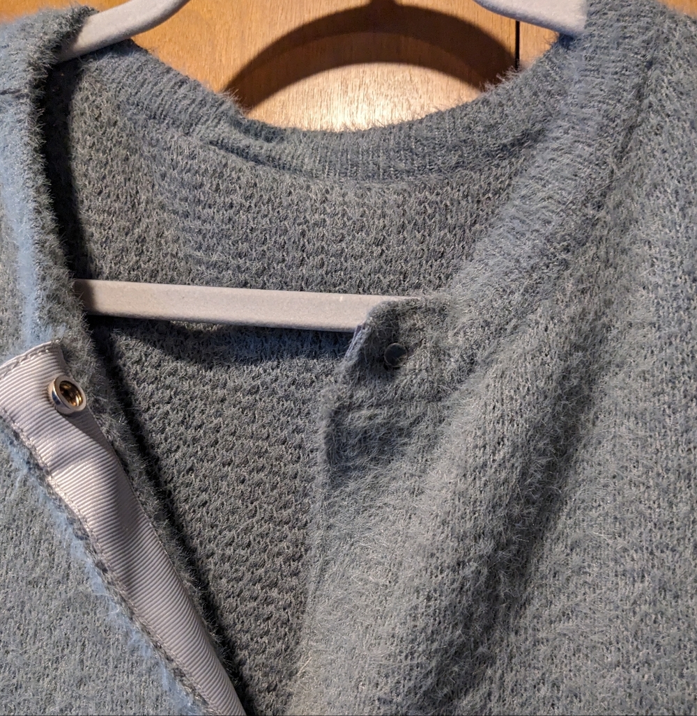 Long Cardigan - Picture 2 of 3